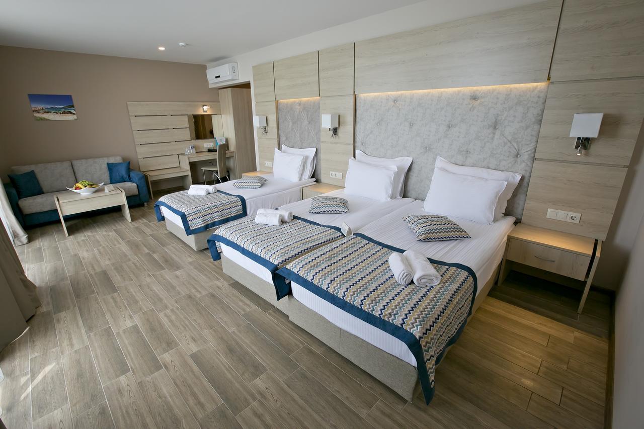 Family Room Balcony SPA Beach Access