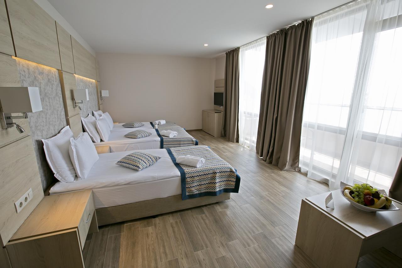 Family Room Balcony SPA Beach Access